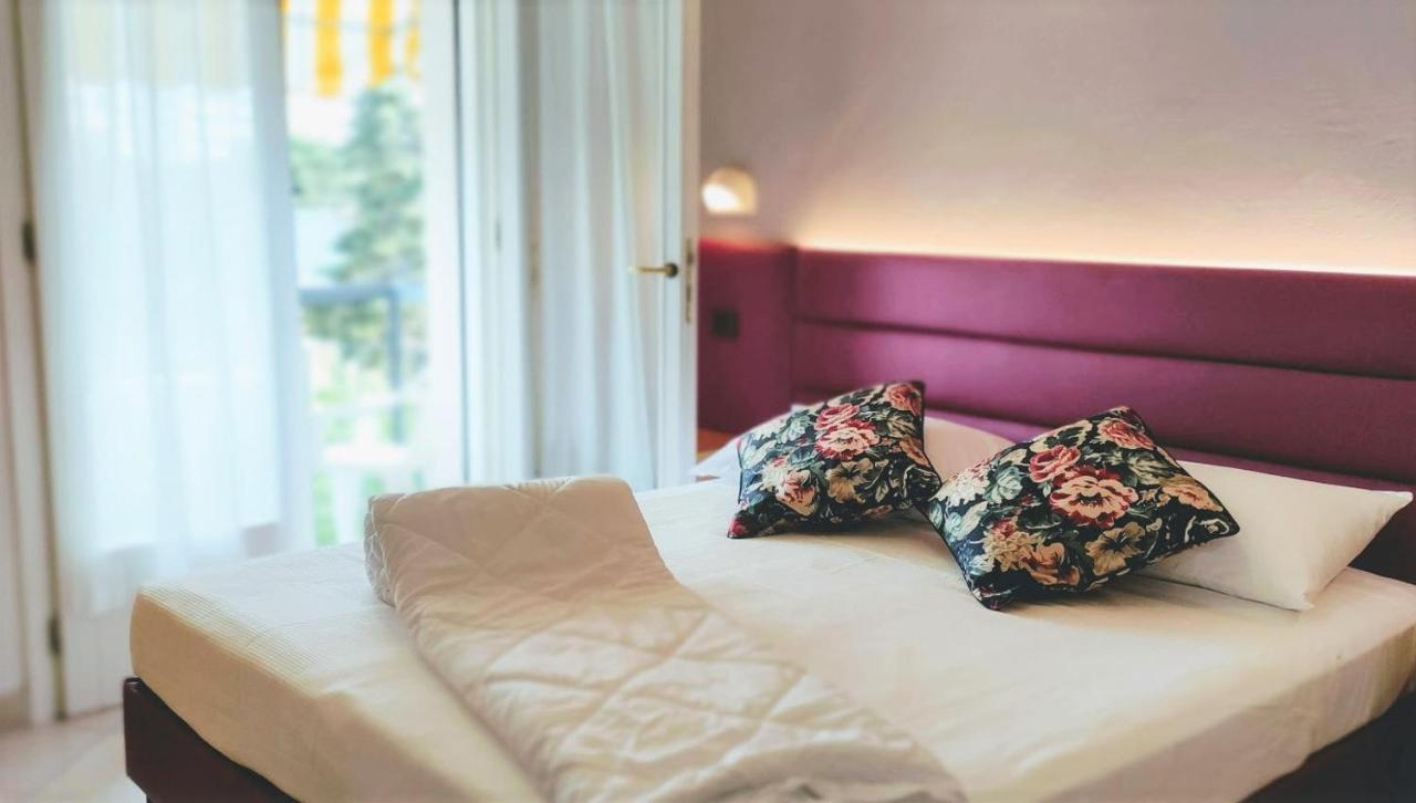 Hotel Villa Platani Ричоне Екстериор снимка