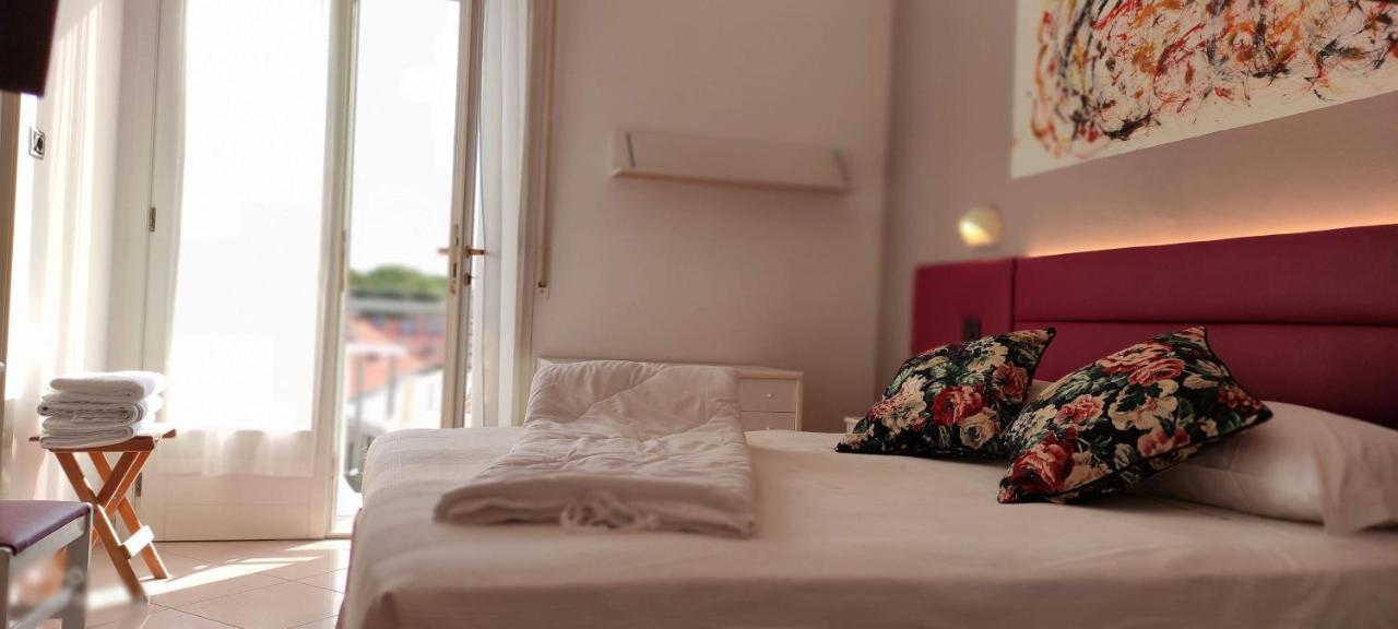 Hotel Villa Platani Ричоне Екстериор снимка