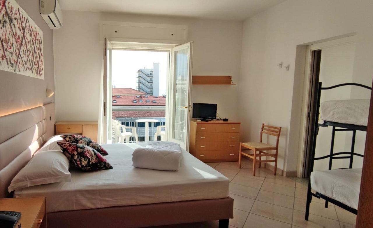 Hotel Villa Platani Ричоне Екстериор снимка
