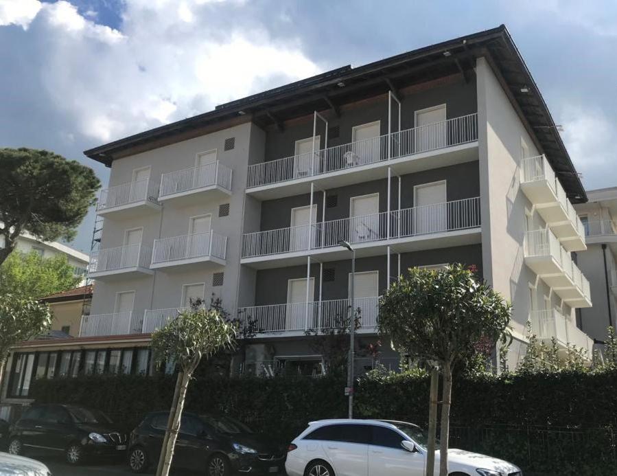 Hotel Villa Platani Ричоне Екстериор снимка